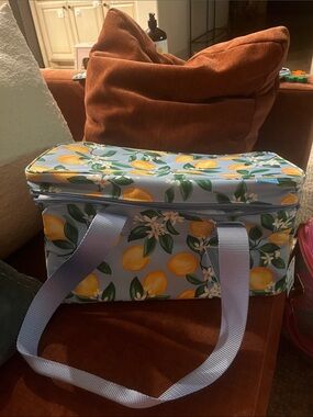 Draper James Light Blue Lemon-Print Insulated Picnic Cooler